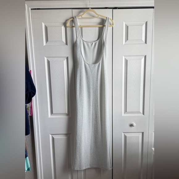 Silver Dress Simple yet dressy, never worn, Medium - Picture 5 of 7
